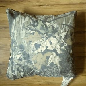 NEW MOSSY OAK Break up THROW PILLOW 18X18, Black